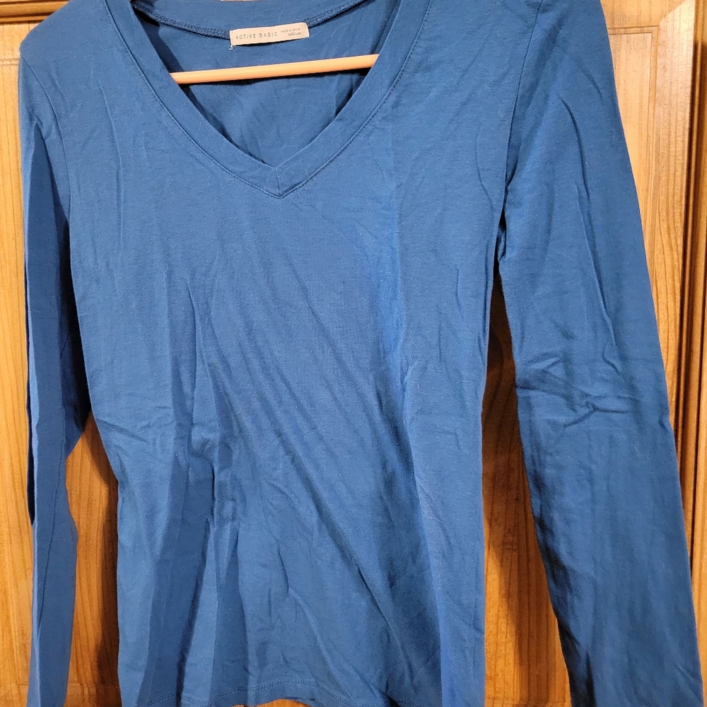 Active basic long sleeve tee sz medium